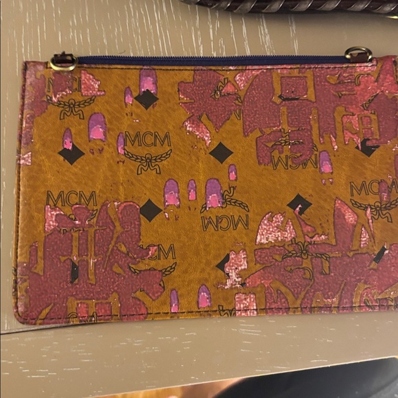 MCM Cognac Visetos Shoulder Bag with Pink Metallic Accents - Picture 3 of 3